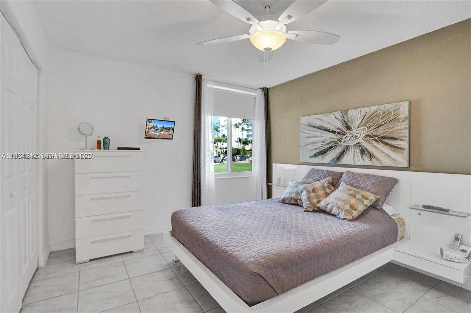 Small Image of 250 180TH DR #155, Sunny Isles Beach Number 20