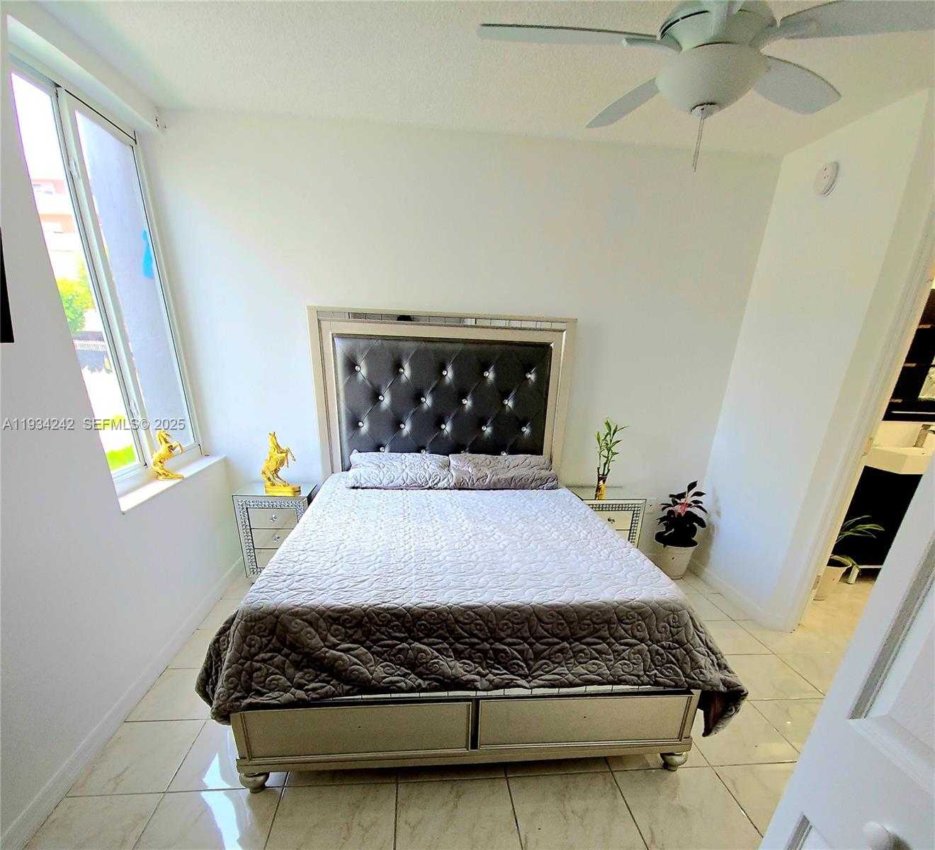 Small Image of 250 180TH DR #155, Sunny Isles Beach Number 25