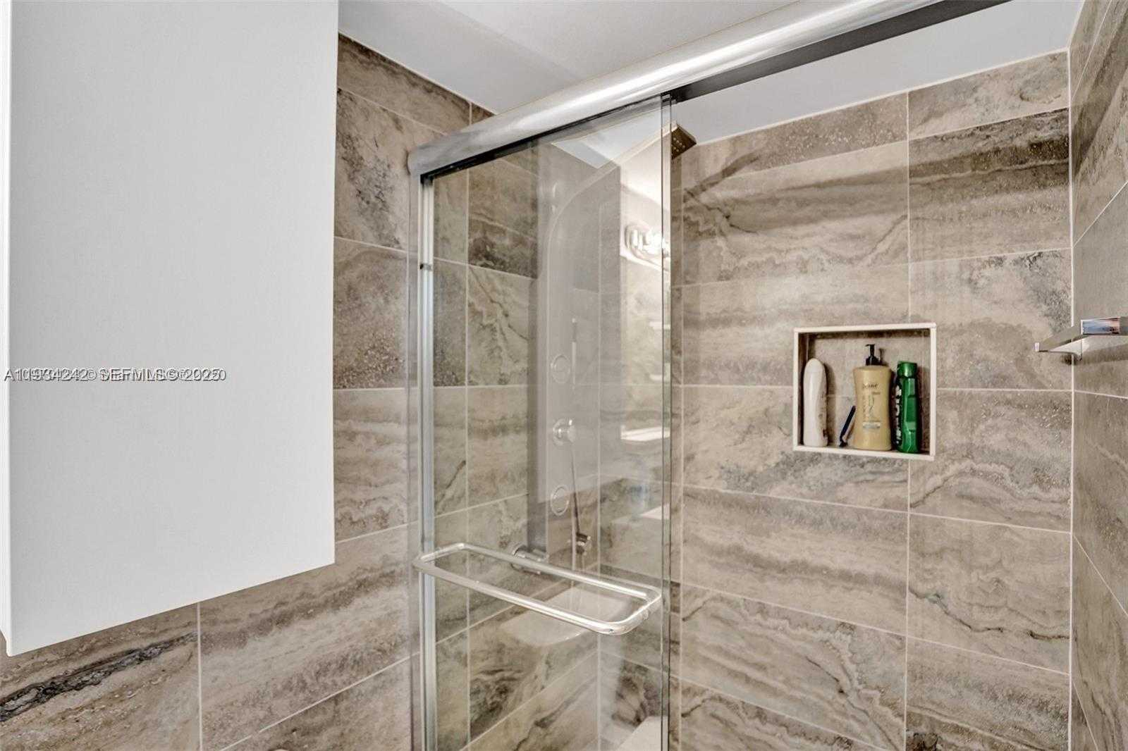 Small Image of 250 180TH DR #155, Sunny Isles Beach Number 6