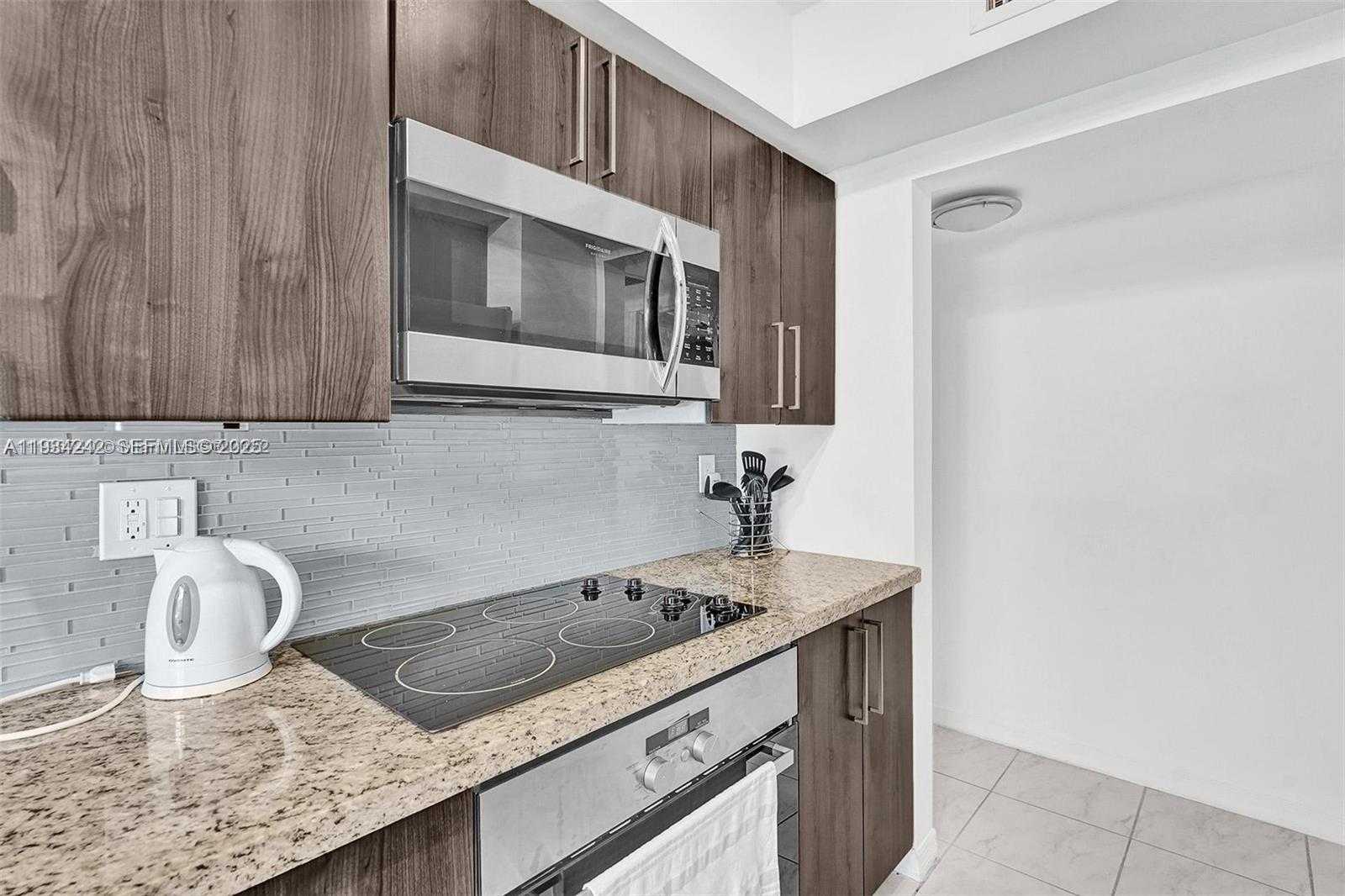 Small Image of 250 180TH DR #155, Sunny Isles Beach Number 8