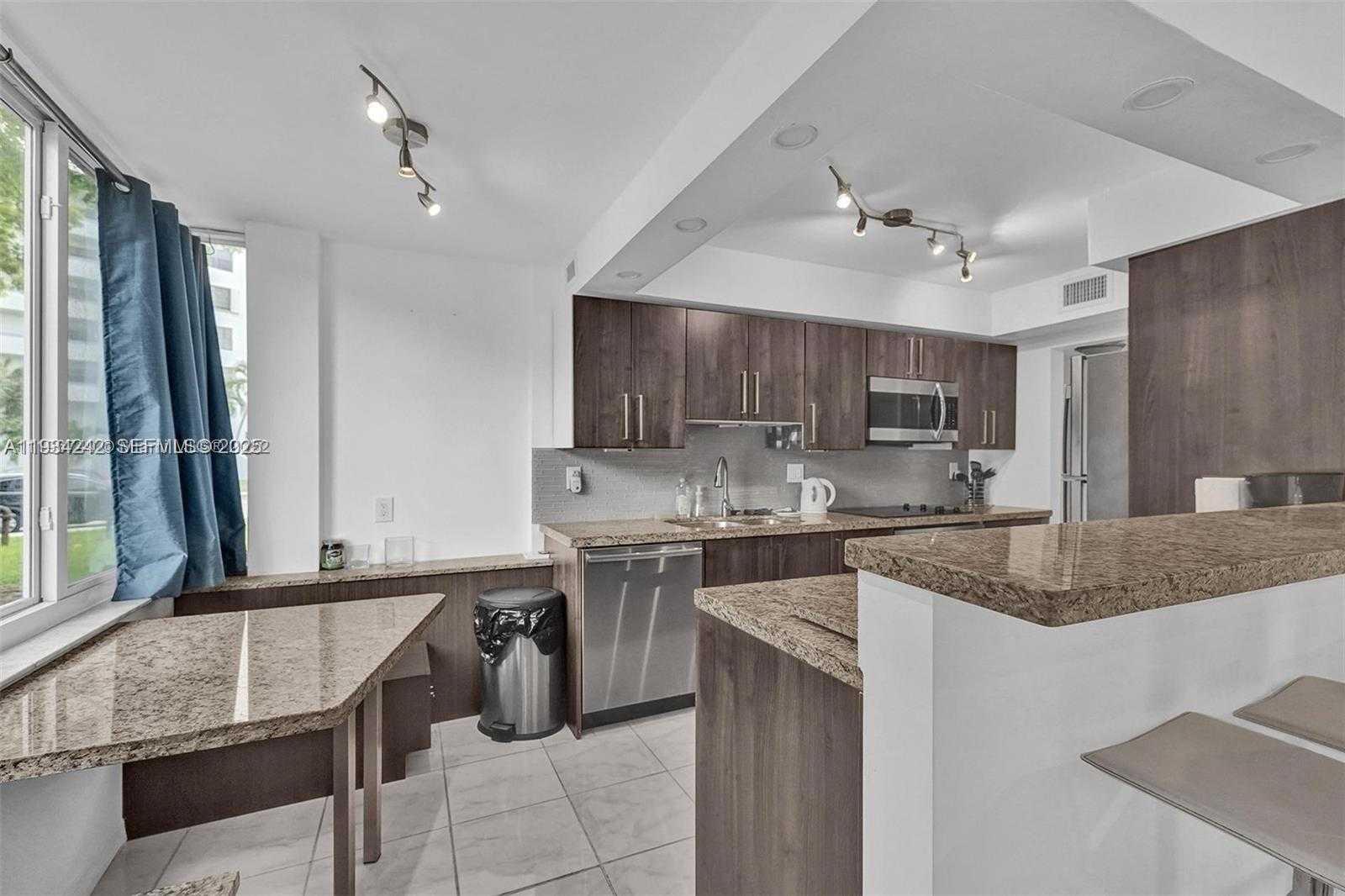 Small Image of 250 180TH DR #155, Sunny Isles Beach Number 9