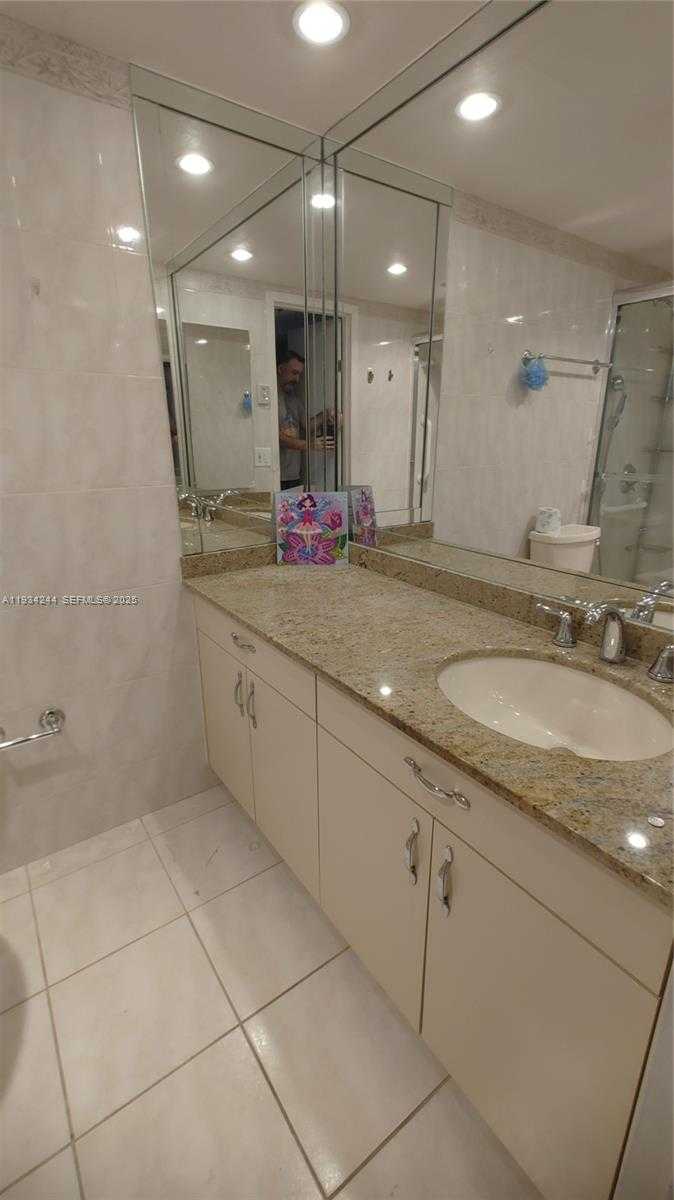 Small Image of 301 174TH ST #1405, Sunny Isles Beach Number 13