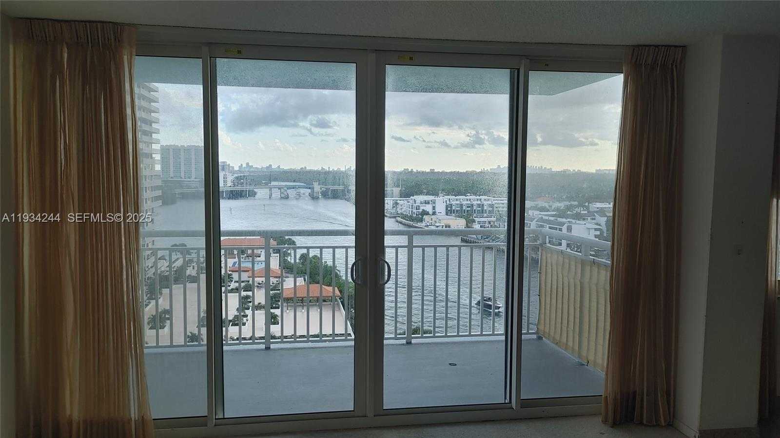Small Image of 301 174TH ST #1405, Sunny Isles Beach Number 3