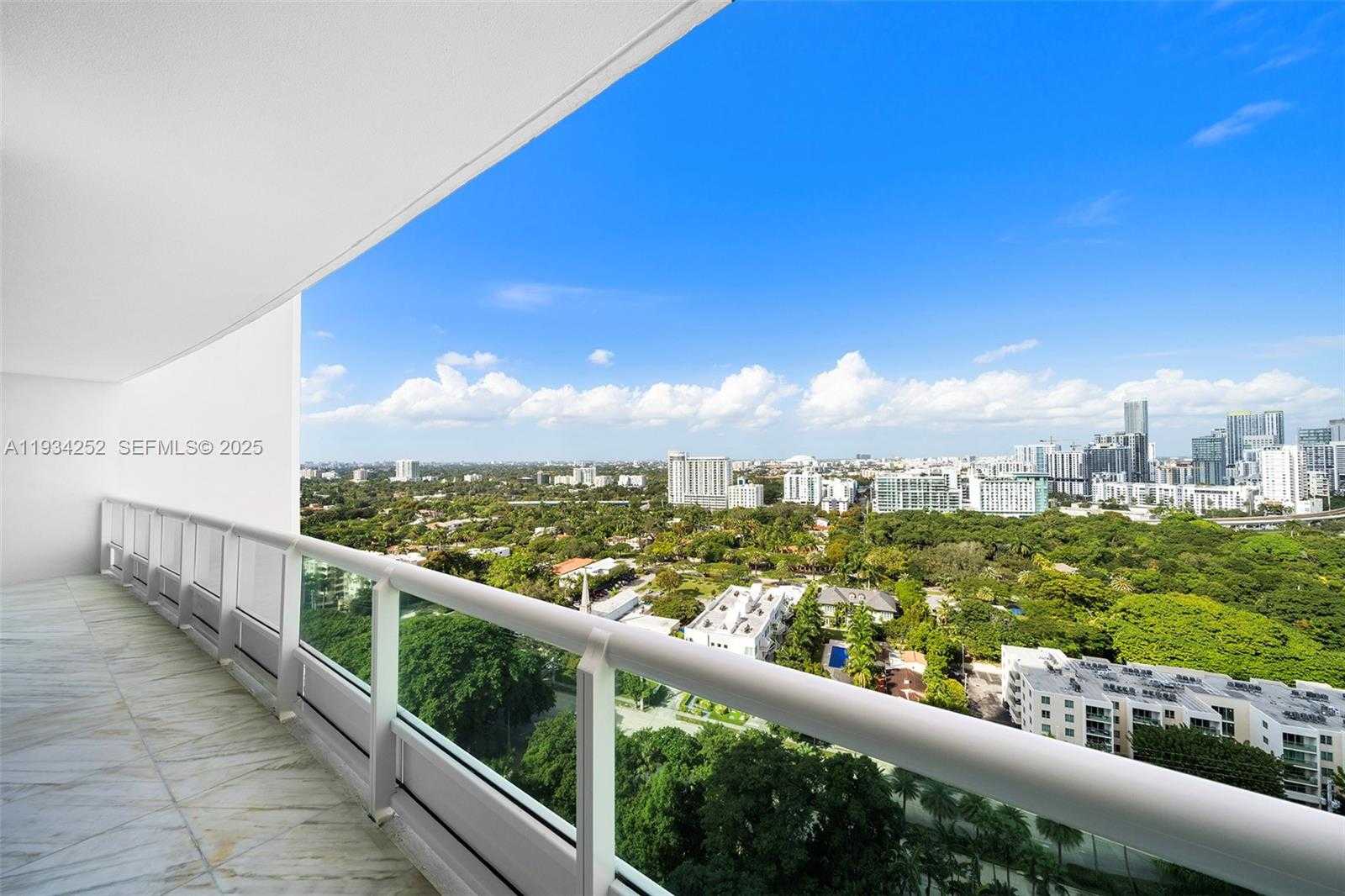Small Image of 1643 BRICKELL AVE #2304, Miami Number 18