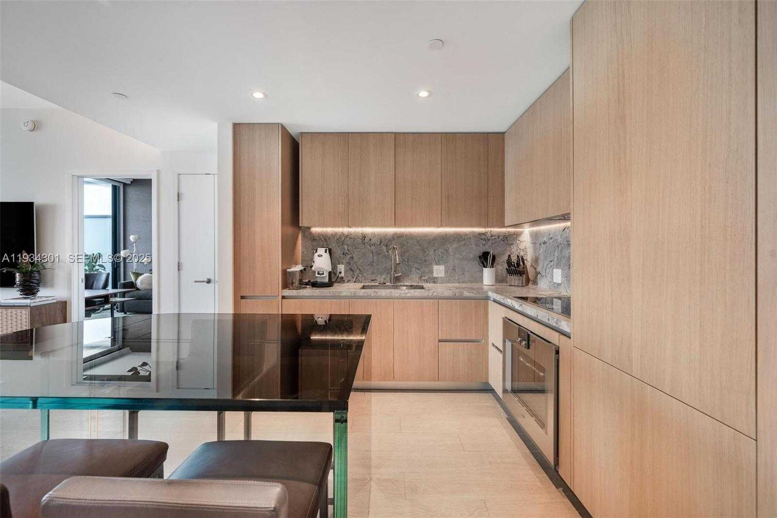 Small Image of 500 ALTON RD #1602, Miami Beach Number 5