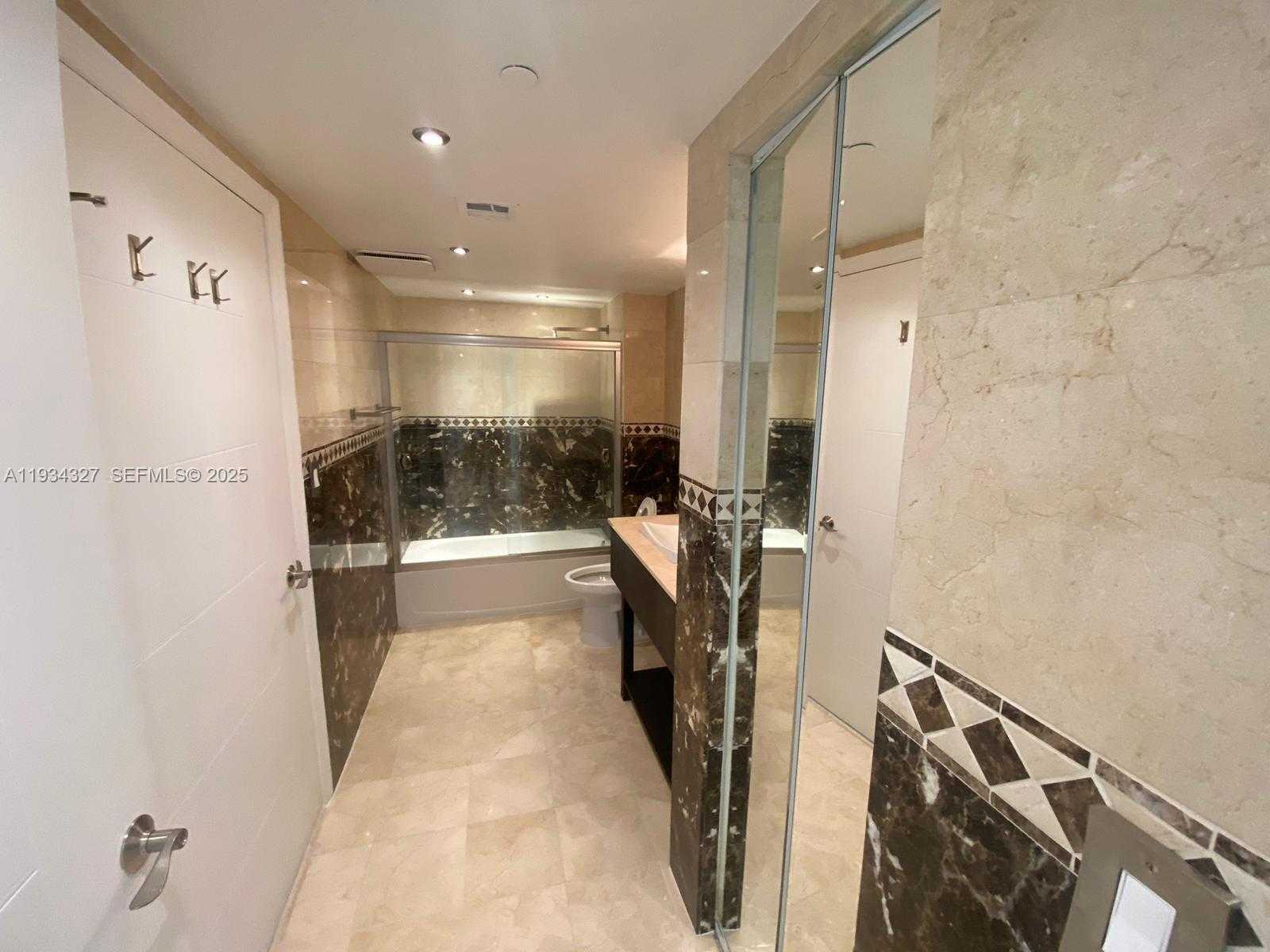 Small Image of 2101 BRICKELL AVE #2705, Miami Number 7