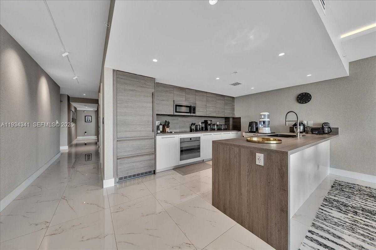 Small Image of 400 SUNNY ISLES BLVD #718, Sunny Isles Beach Number 5