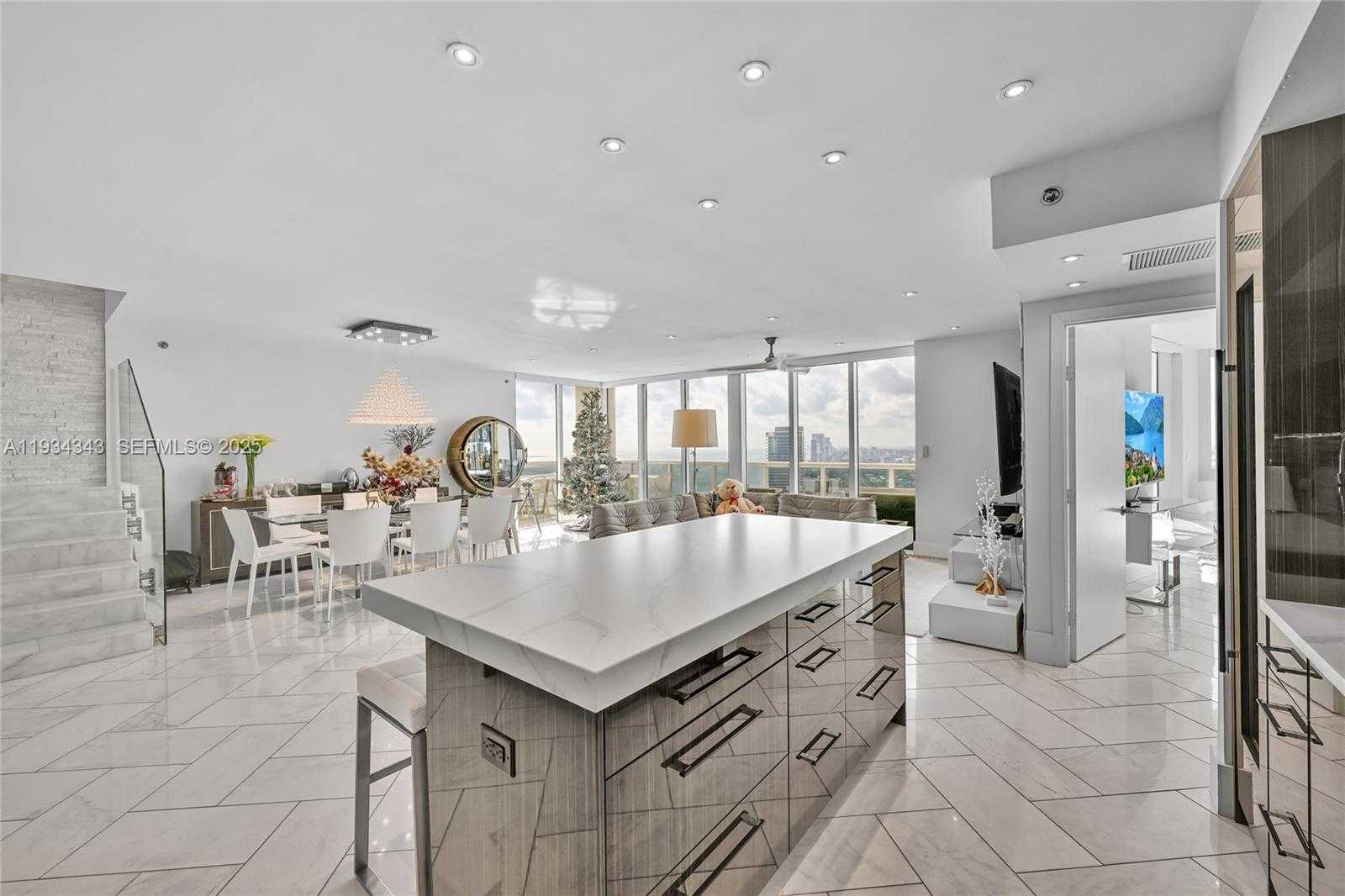 Small Image of 1850 SOUTH OCEAN DR #PH4405, Hallandale Beach Number 12