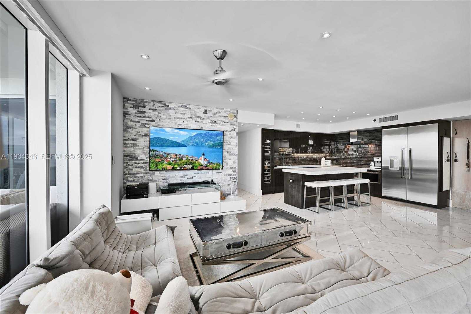 Small Image of 1850 SOUTH OCEAN DR #PH4405, Hallandale Beach Number 15