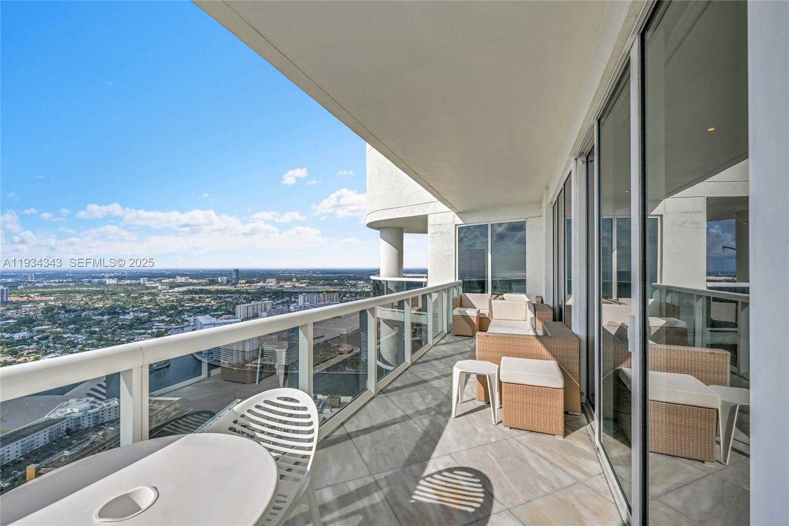 Small Image of 1850 SOUTH OCEAN DR #PH4405, Hallandale Beach Number 18