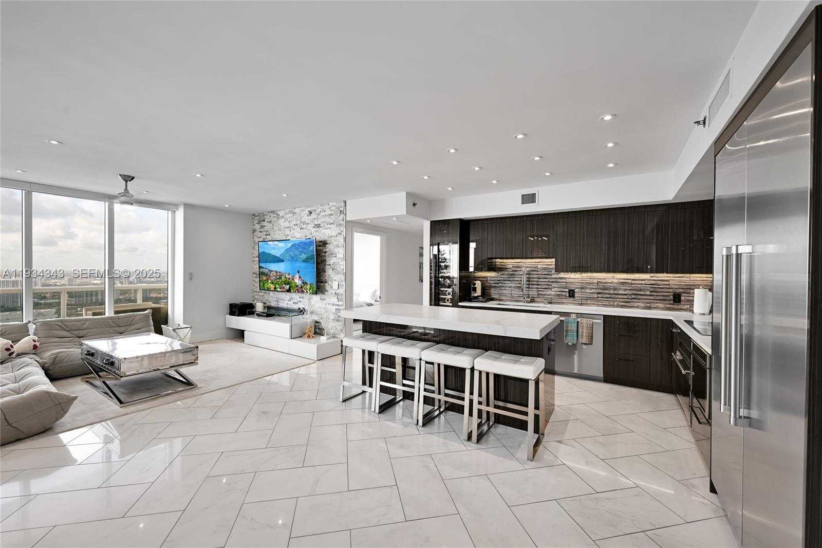 Small Image of 1850 SOUTH OCEAN DR #PH4405, Hallandale Beach Number 3