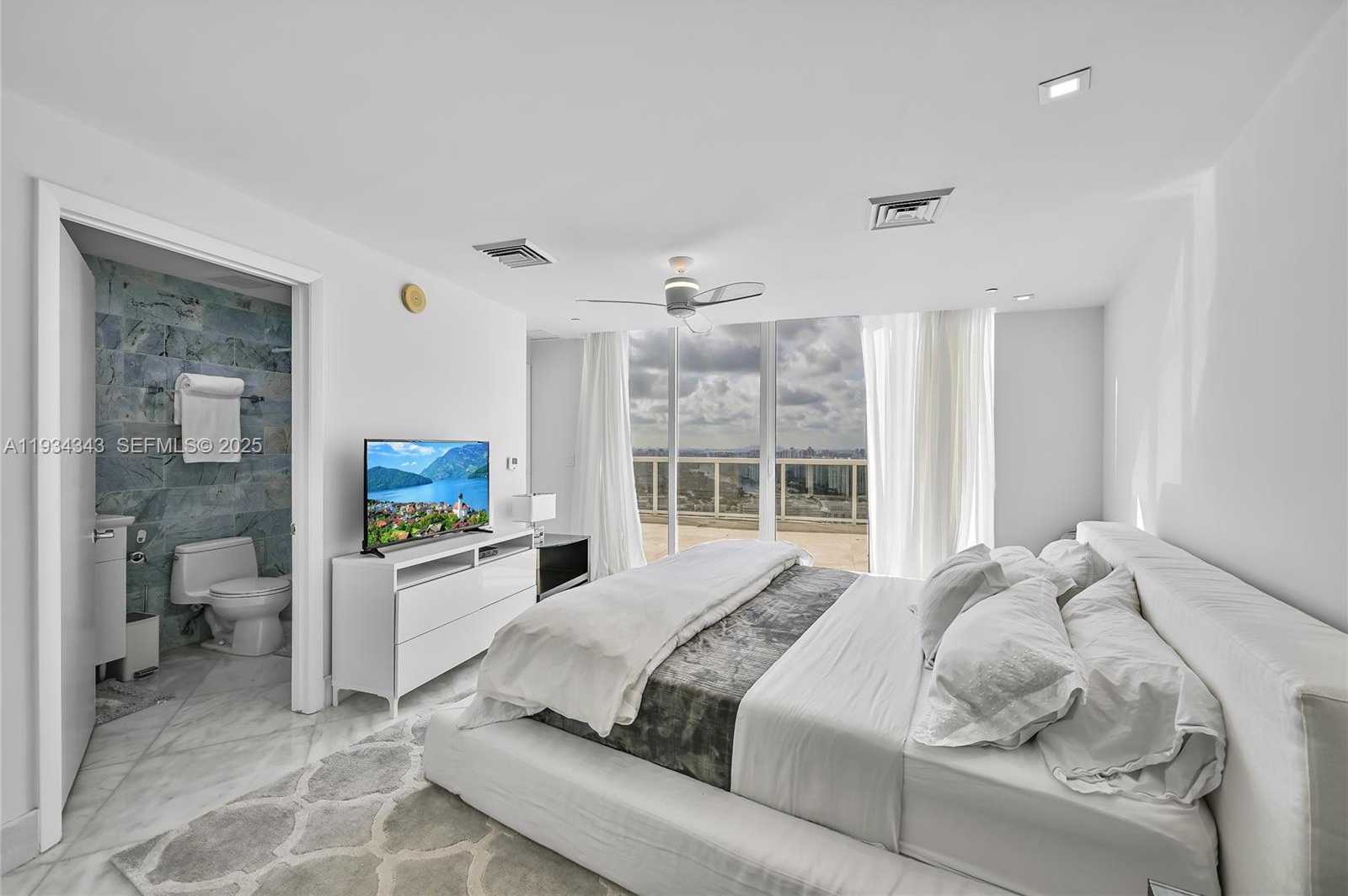 Small Image of 1850 SOUTH OCEAN DR #PH4405, Hallandale Beach Number 30