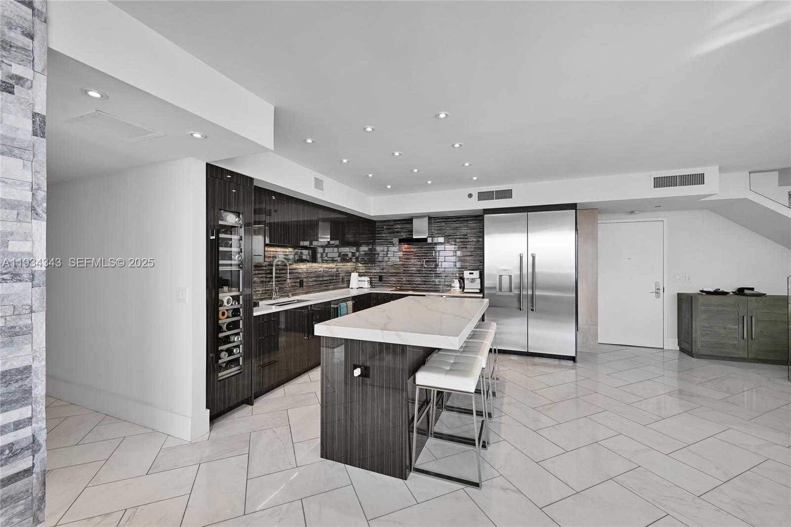 Small Image of 1850 SOUTH OCEAN DR #PH4405, Hallandale Beach Number 4