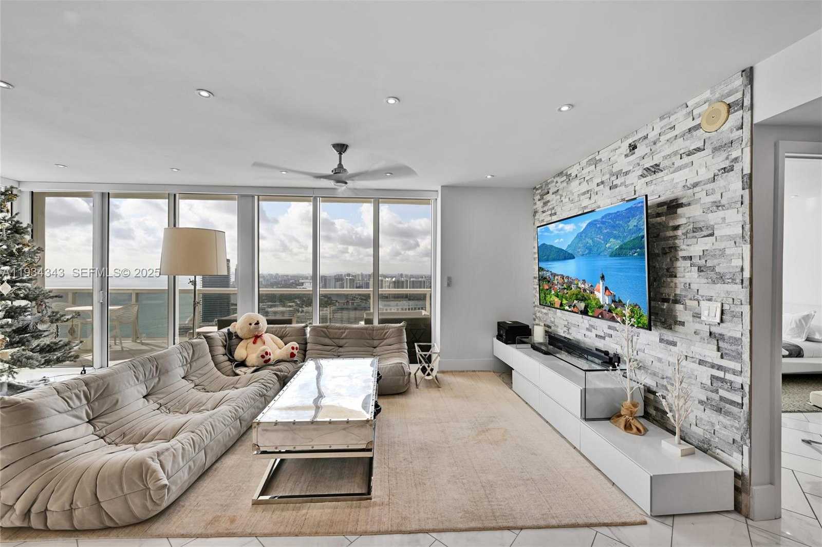 Small Image of 1850 SOUTH OCEAN DR #PH4405, Hallandale Beach Number 9