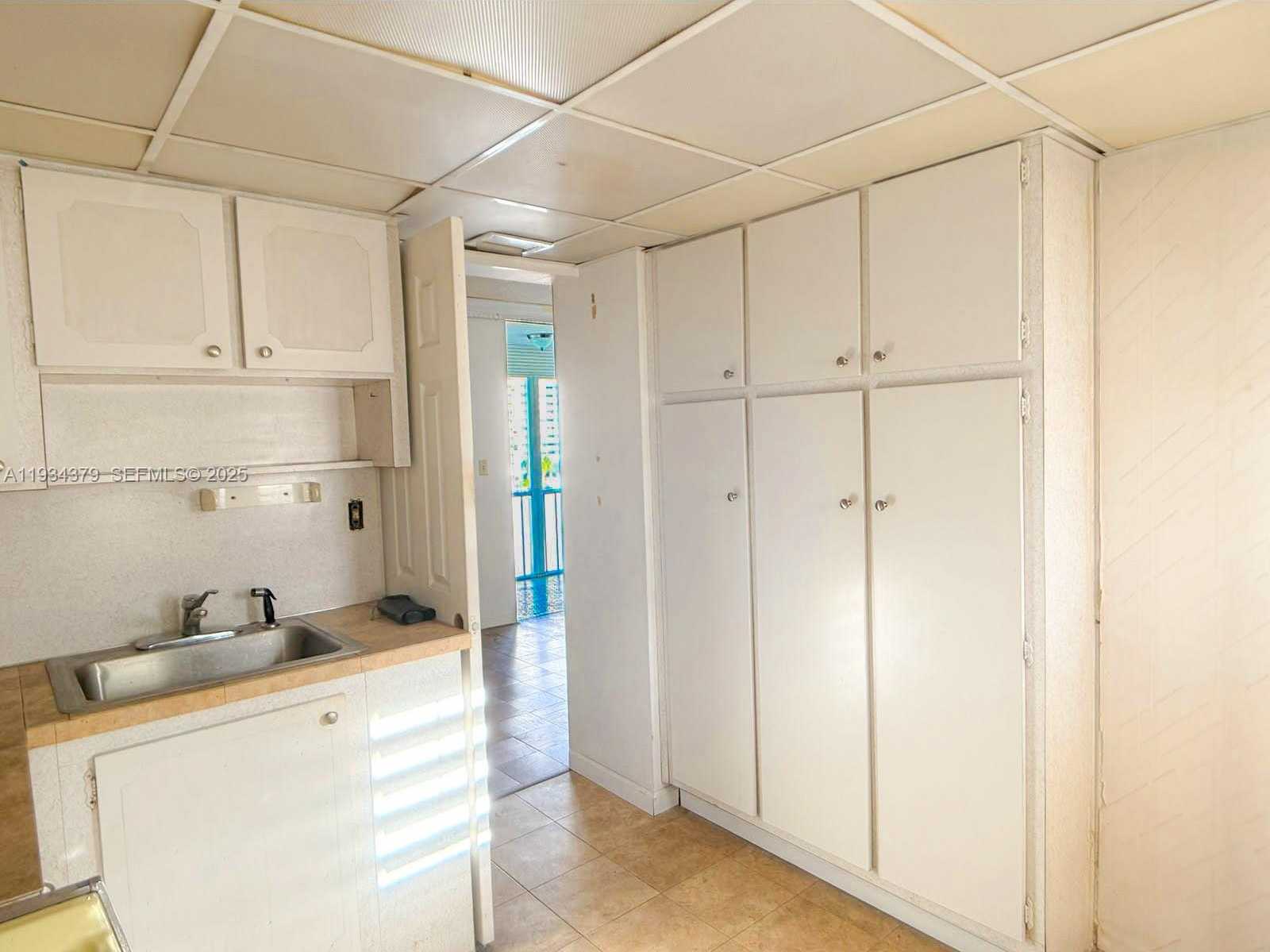 Small Image of 2930 POINT EAST DR #E601, Aventura Number 10