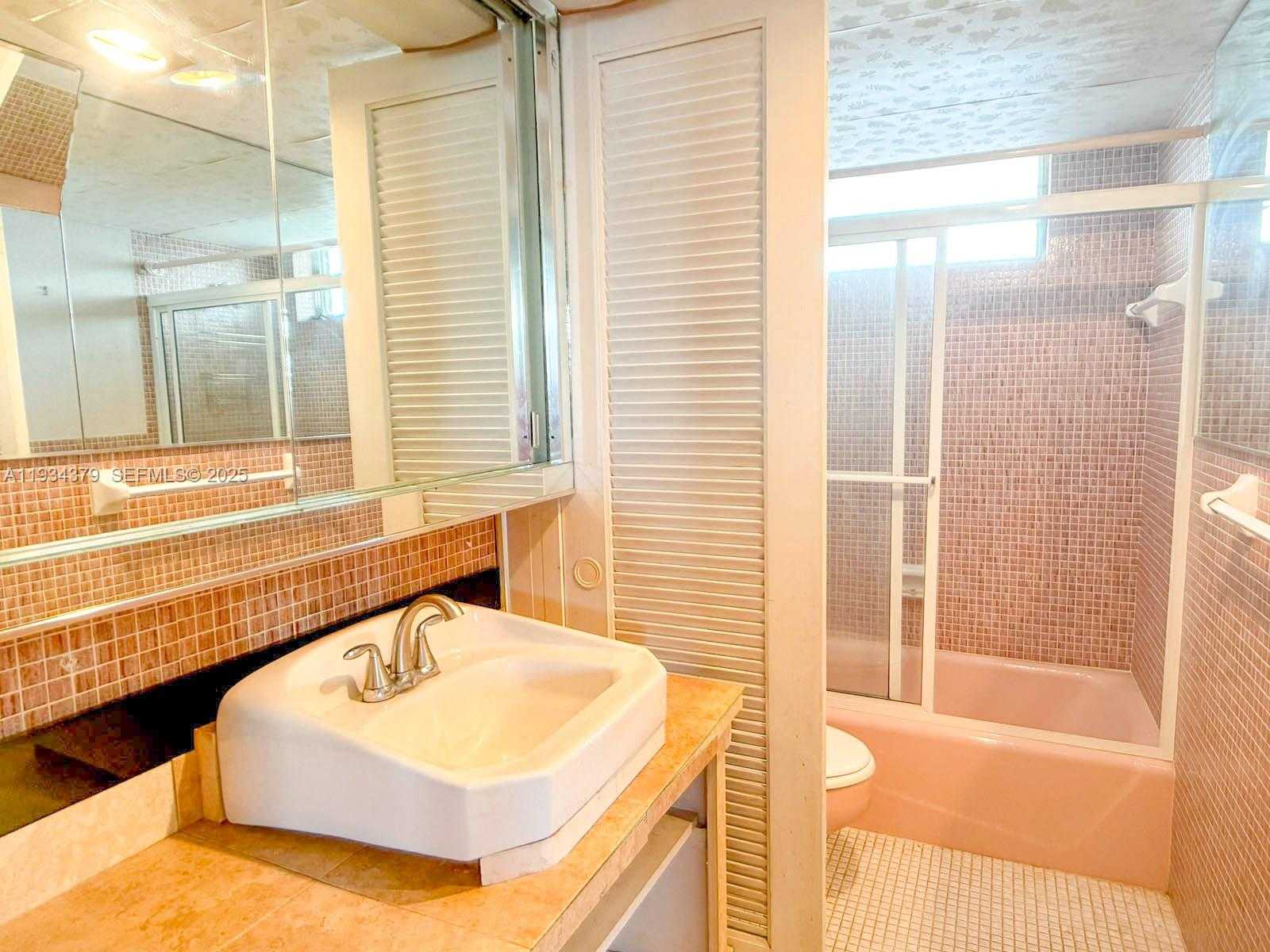 Small Image of 2930 POINT EAST DR #E601, Aventura Number 12