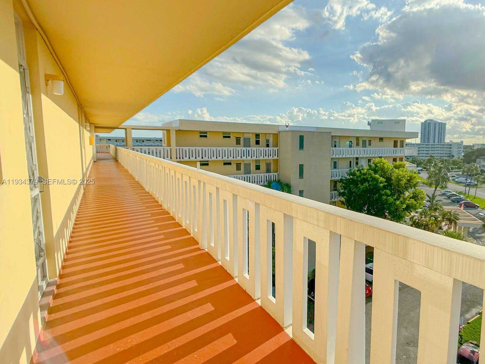 Small Image of 2930 POINT EAST DR #E601, Aventura Number 22