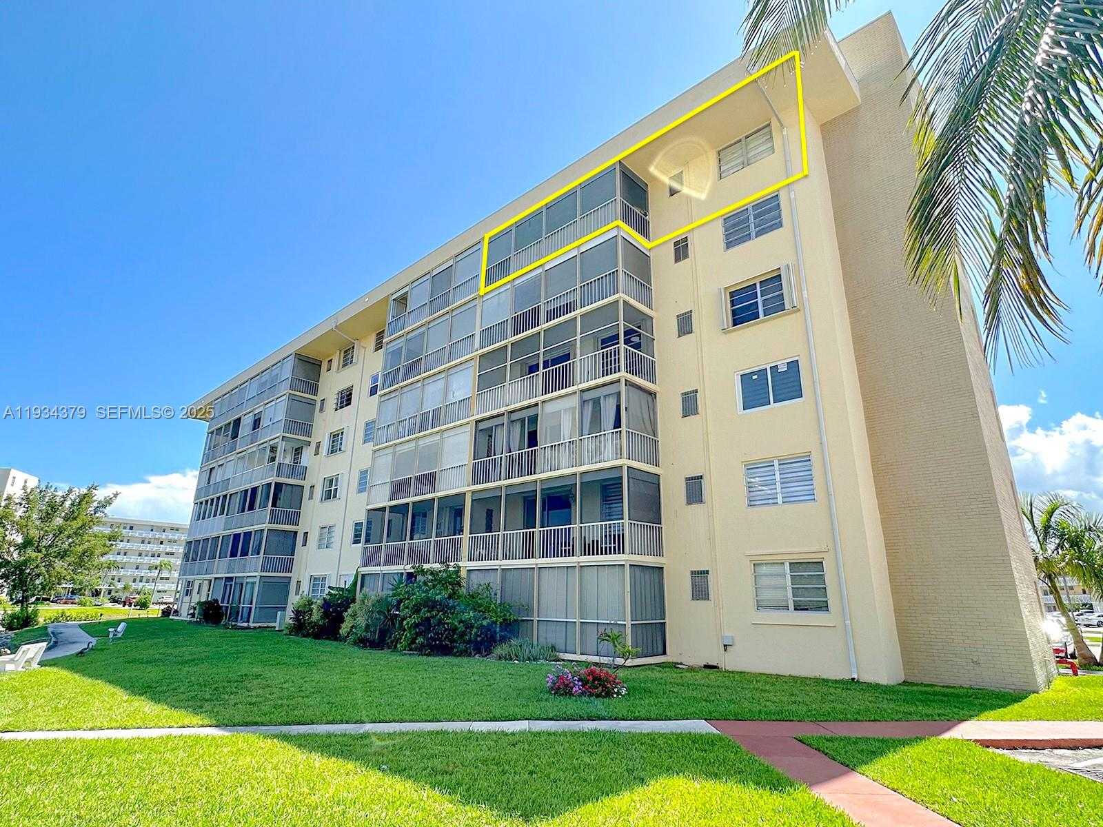 Small Image of 2930 POINT EAST DR #E601, Aventura Number 24