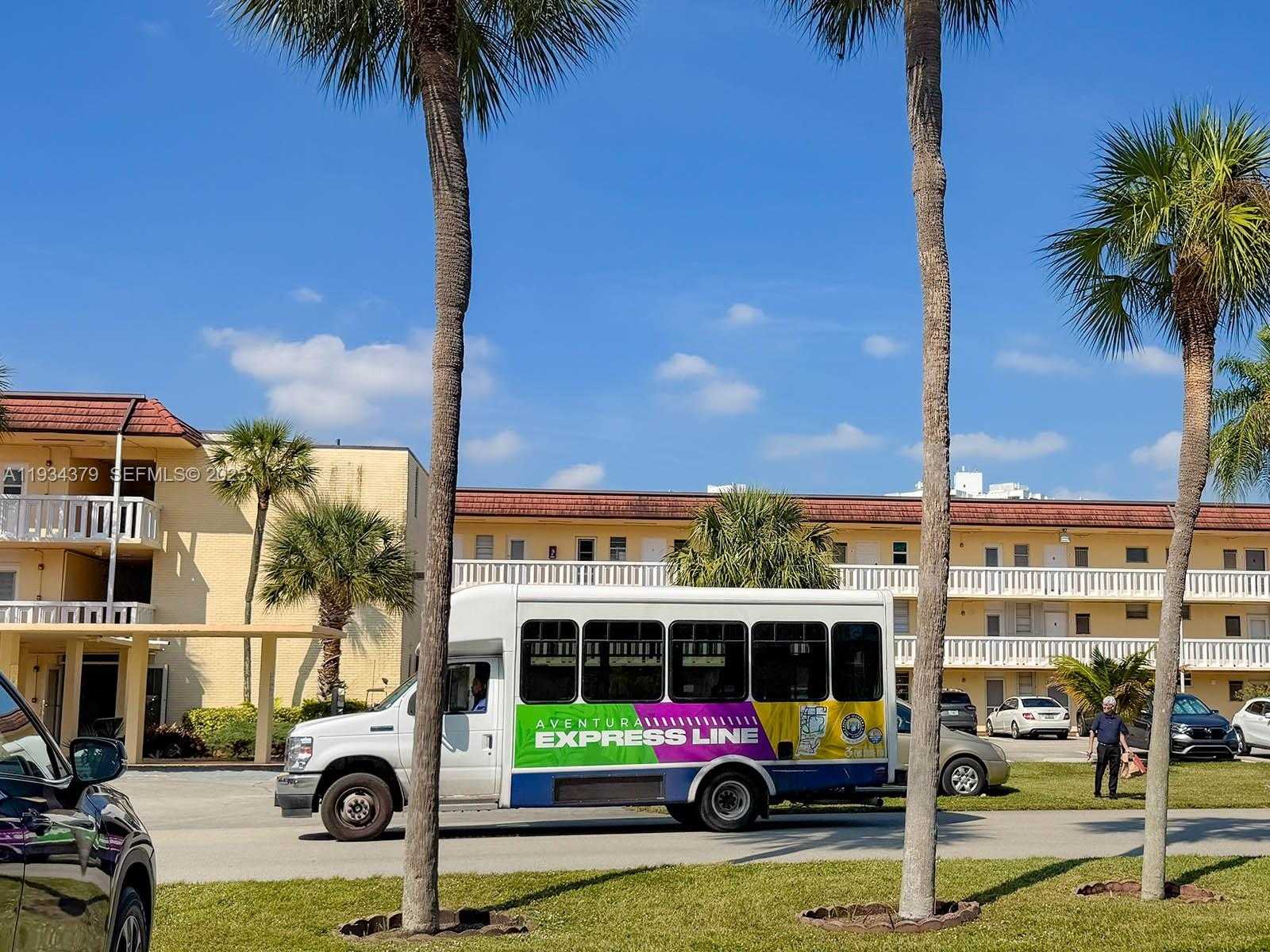 Small Image of 2930 POINT EAST DR #E601, Aventura Number 43