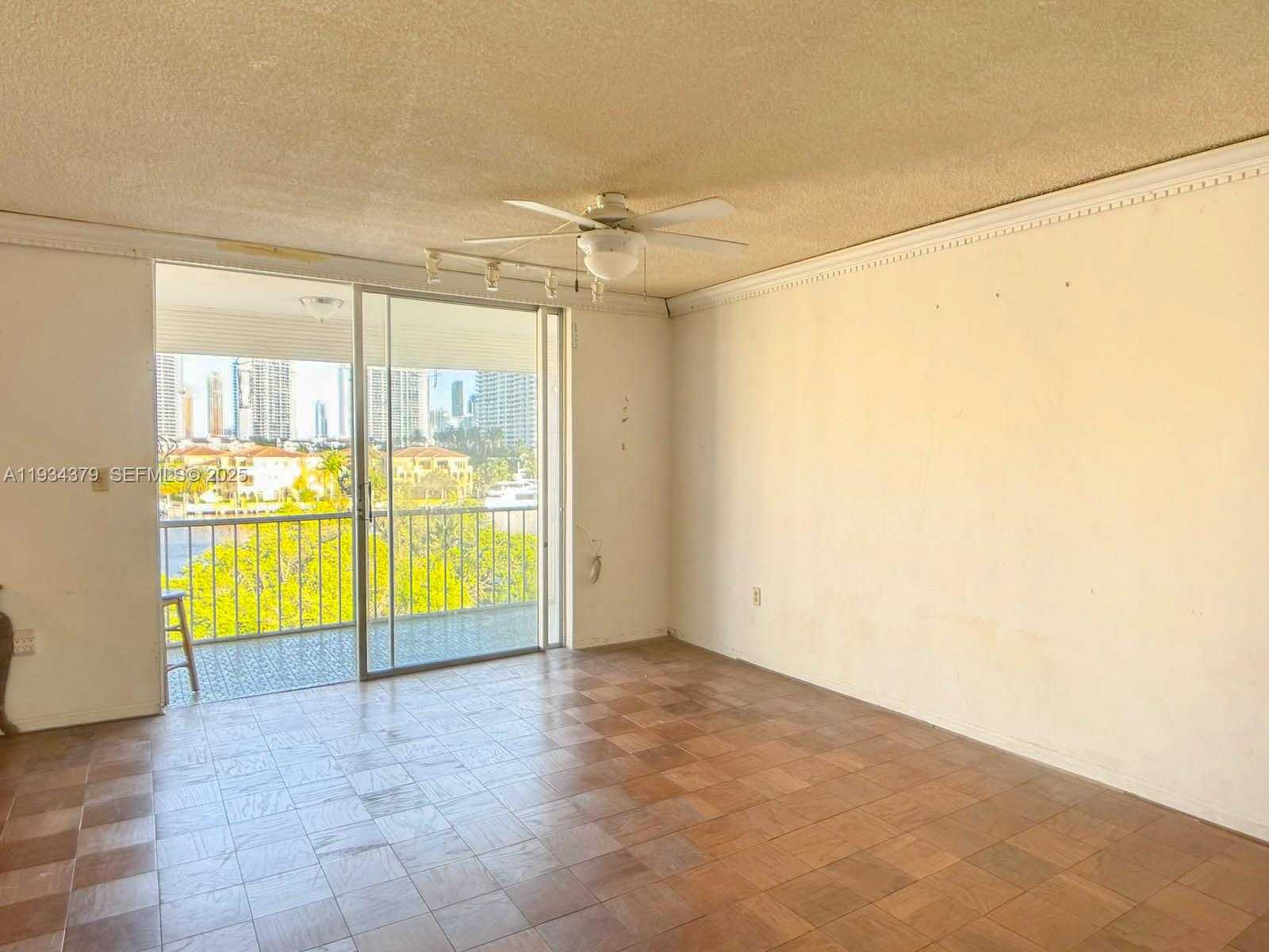 Small Image of 2930 POINT EAST DR #E601, Aventura Number 5