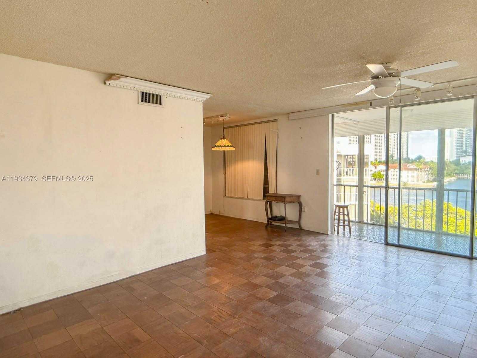 Small Image of 2930 POINT EAST DR #E601, Aventura Number 6