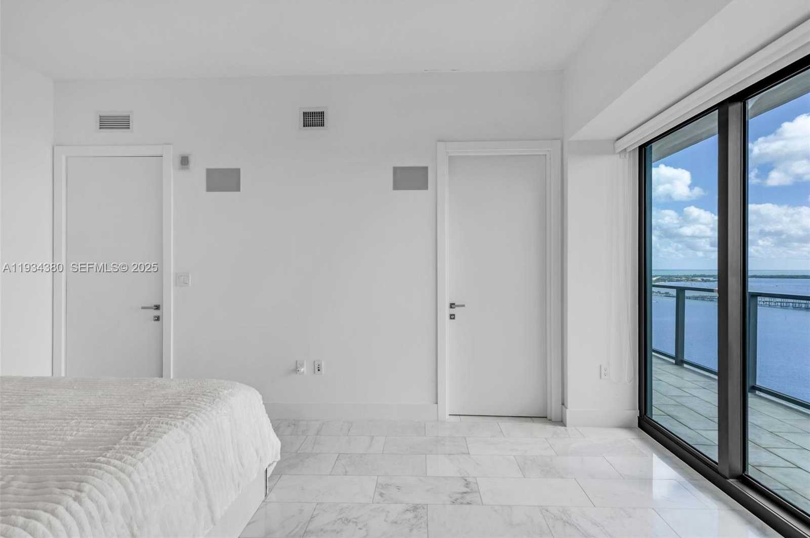 Small Image of 1451 BRICKELL AVE #3702, Miami Number 16