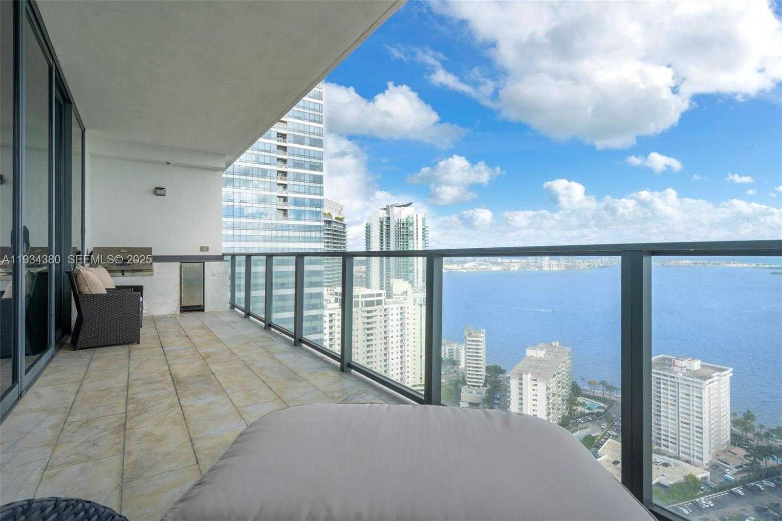 Small Image of 1451 BRICKELL AVE #3702, Miami Number 35