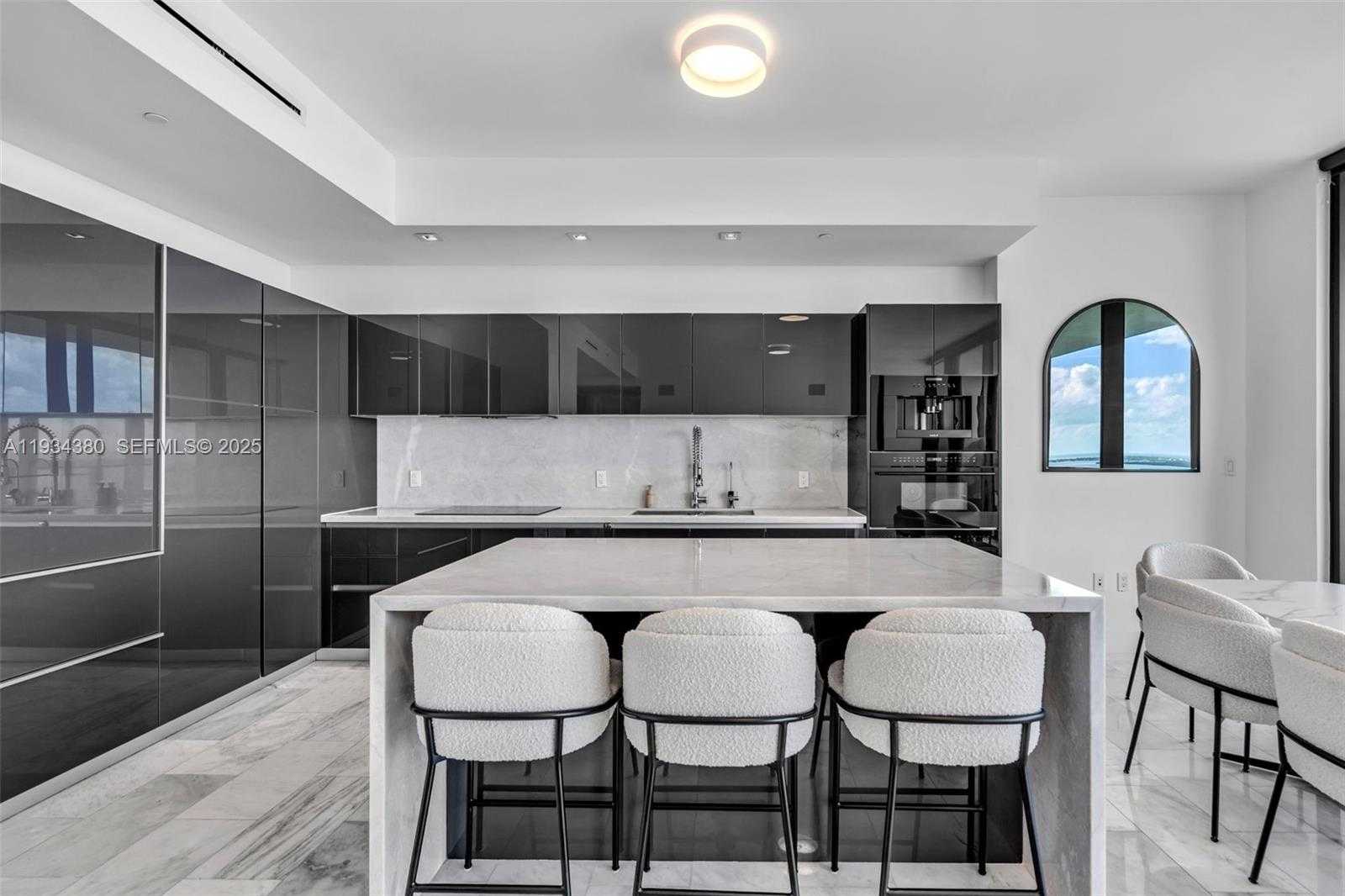 Small Image of 1451 BRICKELL AVE #3702, Miami Number 4