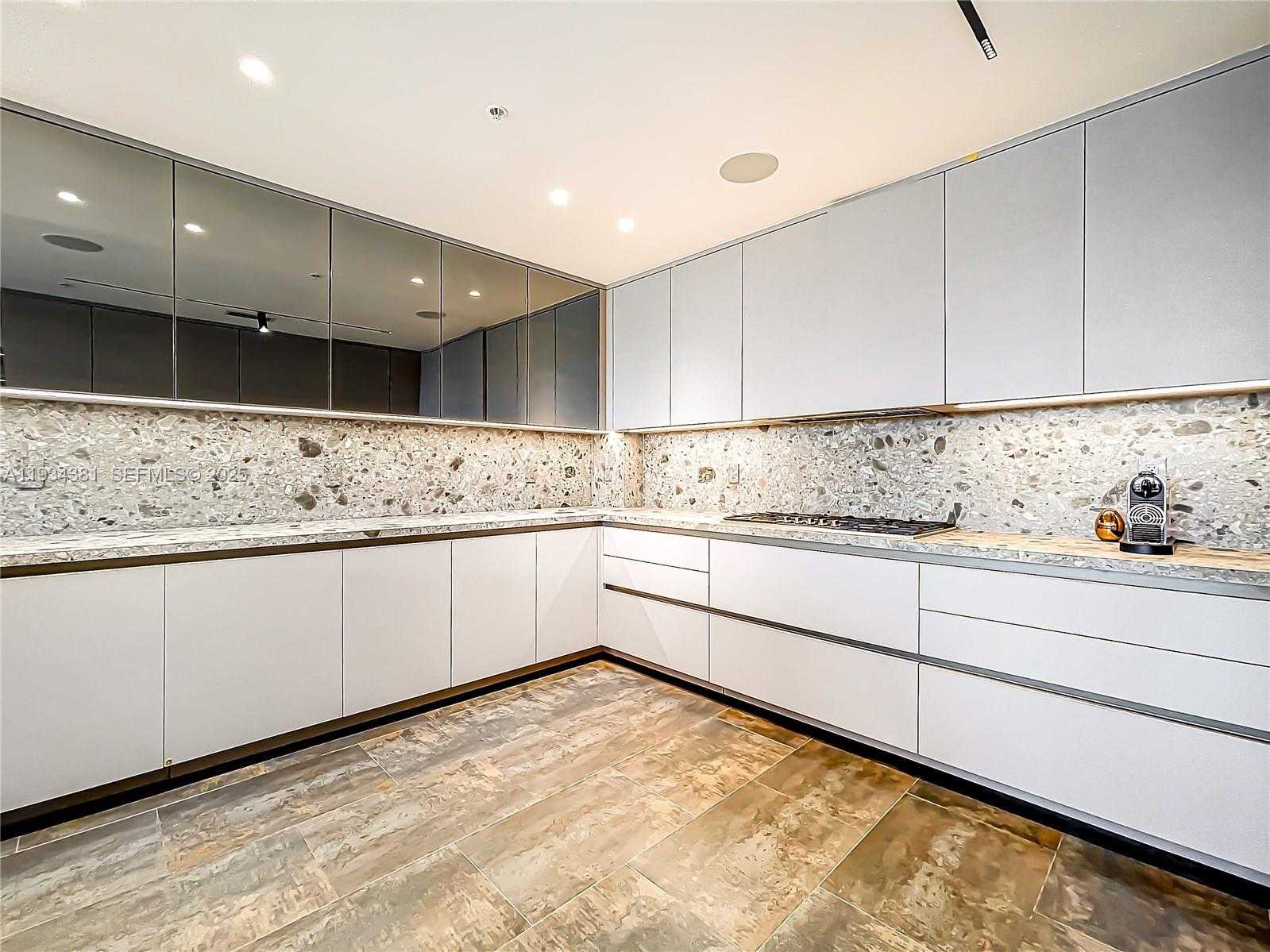 Small Image of 3501 NORTH OCEAN DR #V5, Hollywood Number 15