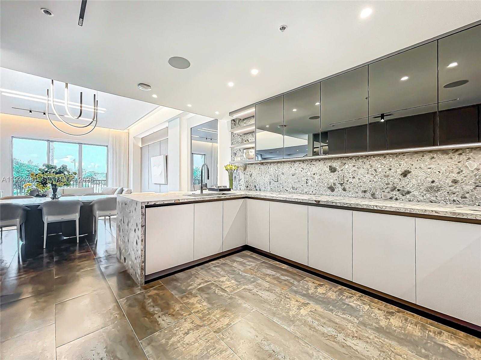 Small Image of 3501 NORTH OCEAN DR #V5, Hollywood Number 17