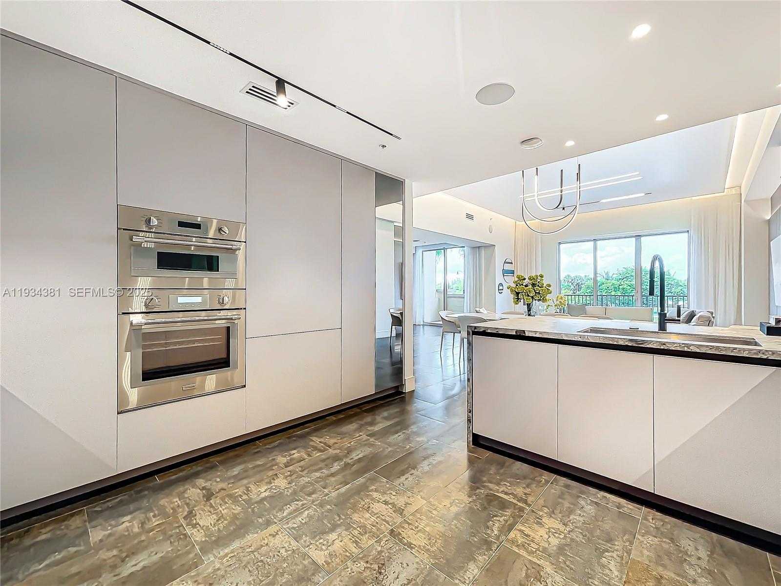 Small Image of 3501 NORTH OCEAN DR #V5, Hollywood Number 18