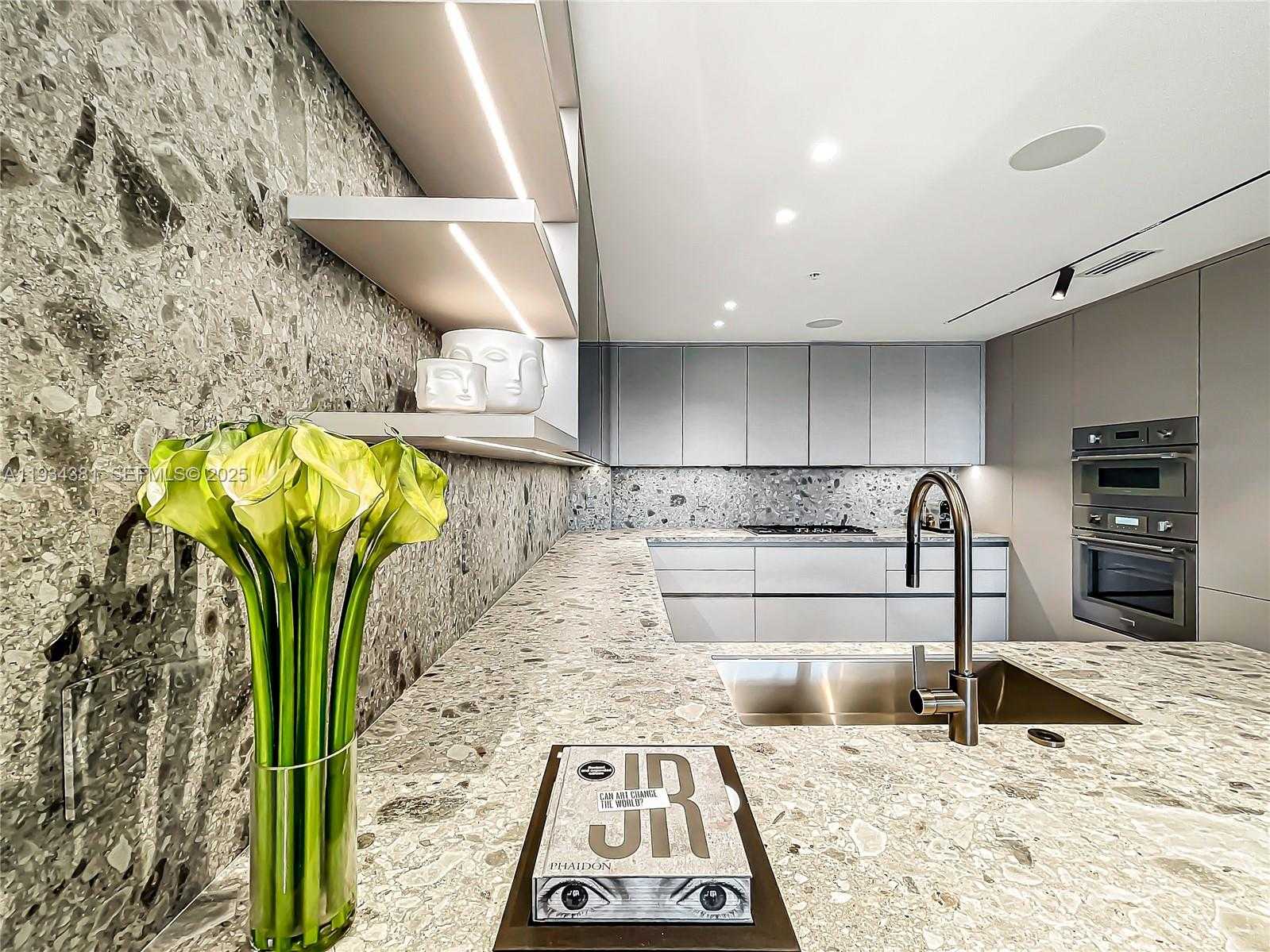 Small Image of 3501 NORTH OCEAN DR #V5, Hollywood Number 19