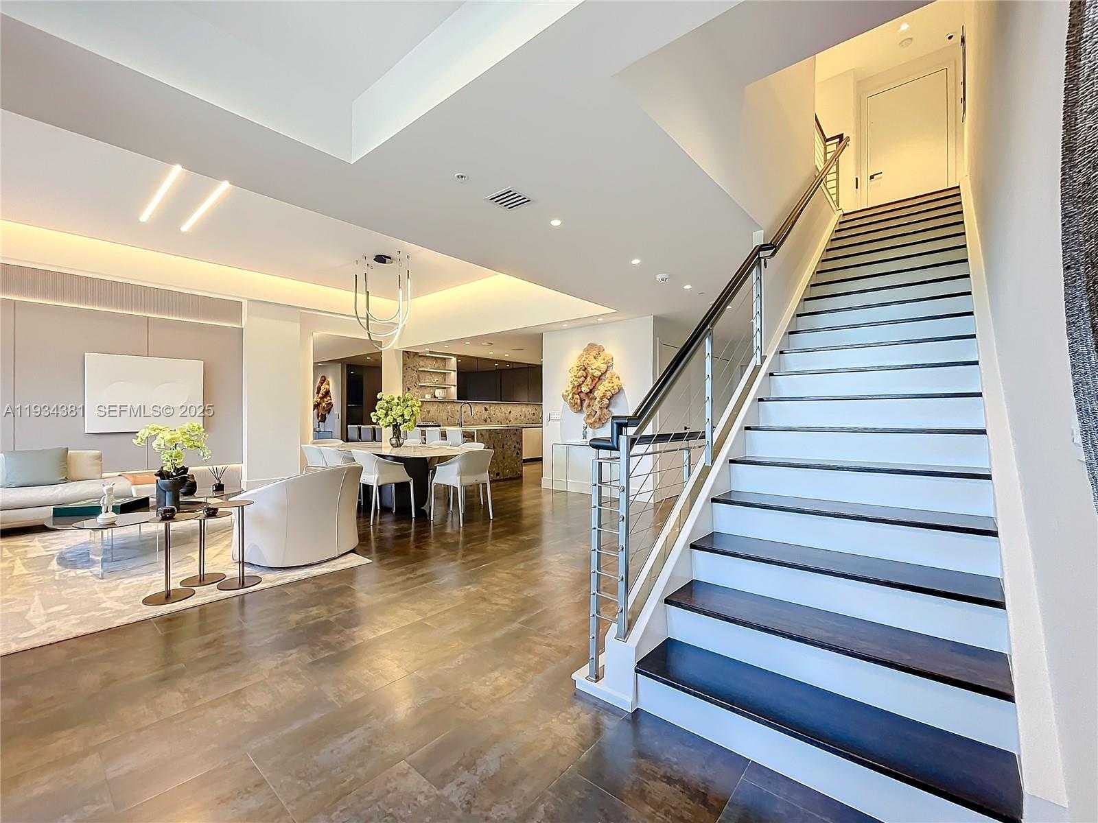 Small Image of 3501 NORTH OCEAN DR #V5, Hollywood Number 2