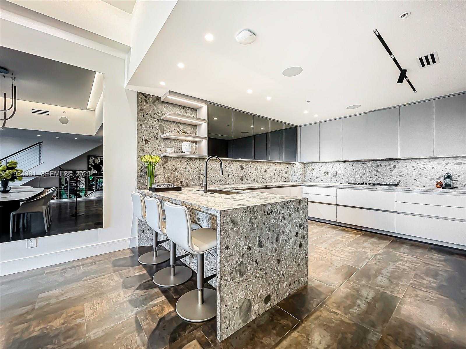 Small Image of 3501 NORTH OCEAN DR #V5, Hollywood Number 20