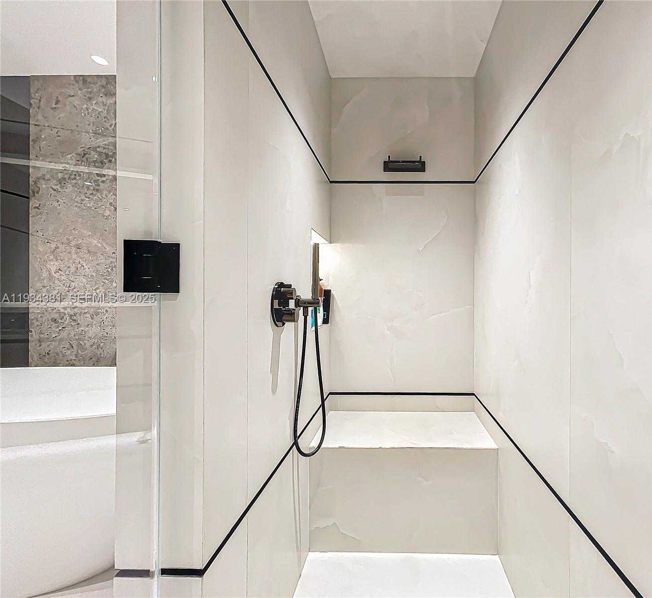 Small Image of 3501 NORTH OCEAN DR #V5, Hollywood Number 34