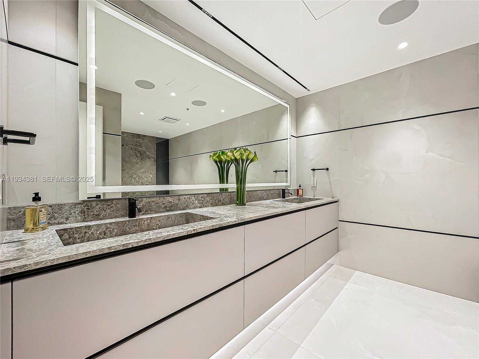 Small Image of 3501 NORTH OCEAN DR #V5, Hollywood Number 35