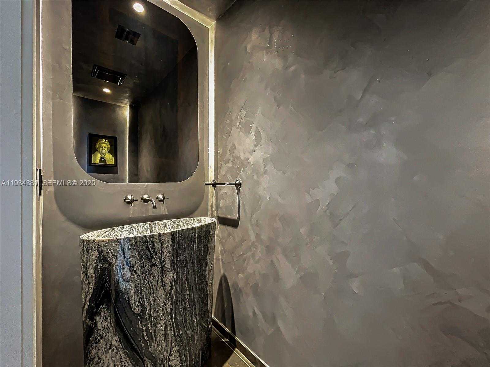 Small Image of 3501 NORTH OCEAN DR #V5, Hollywood Number 7