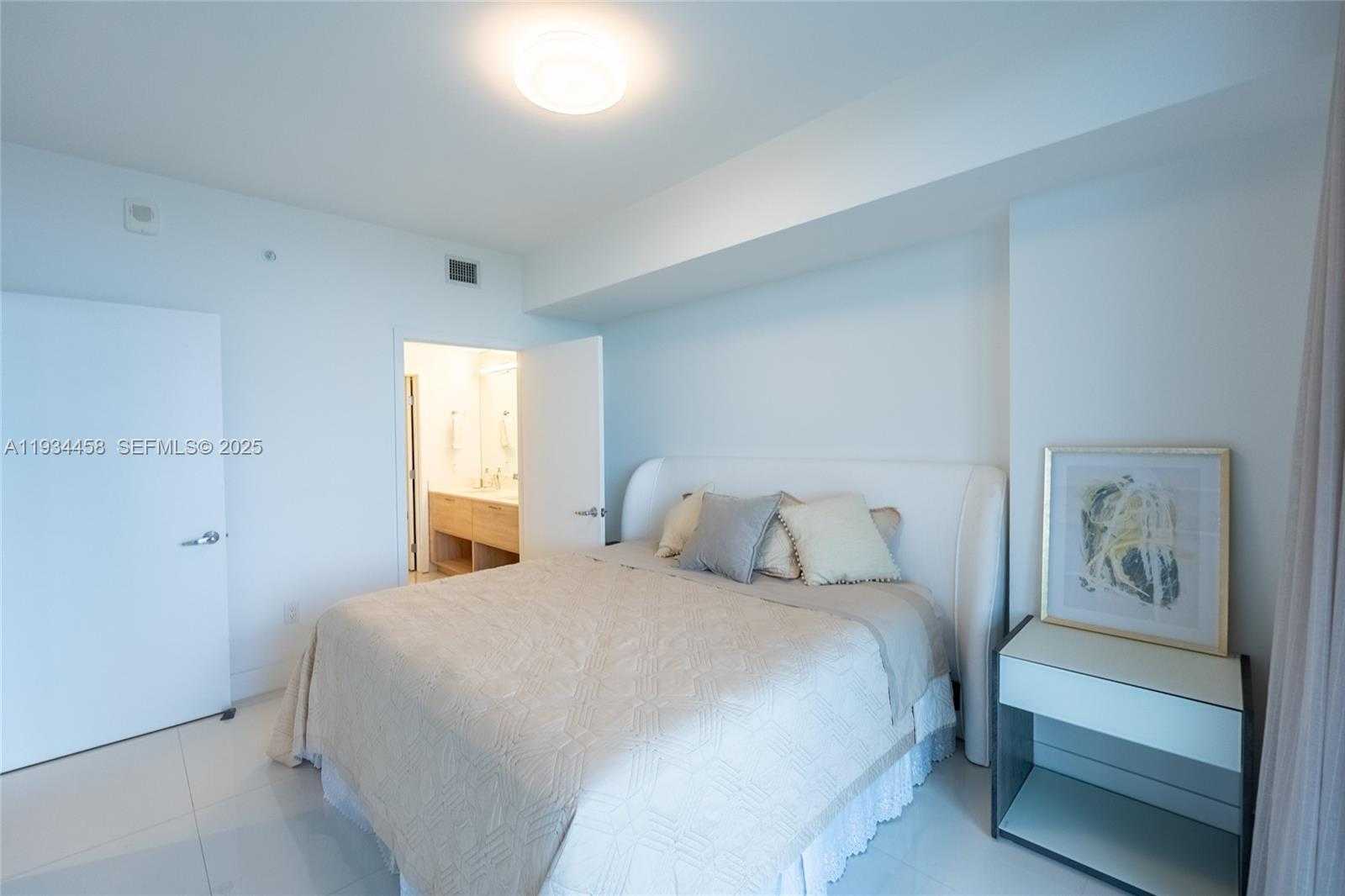 Imagen de Pequeño Objeto