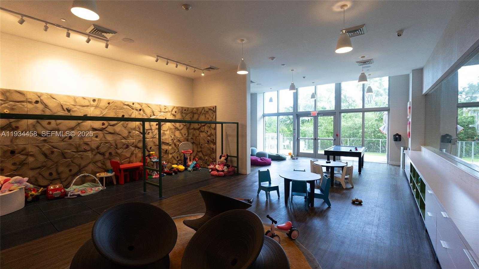 Imagen de Pequeño Objeto