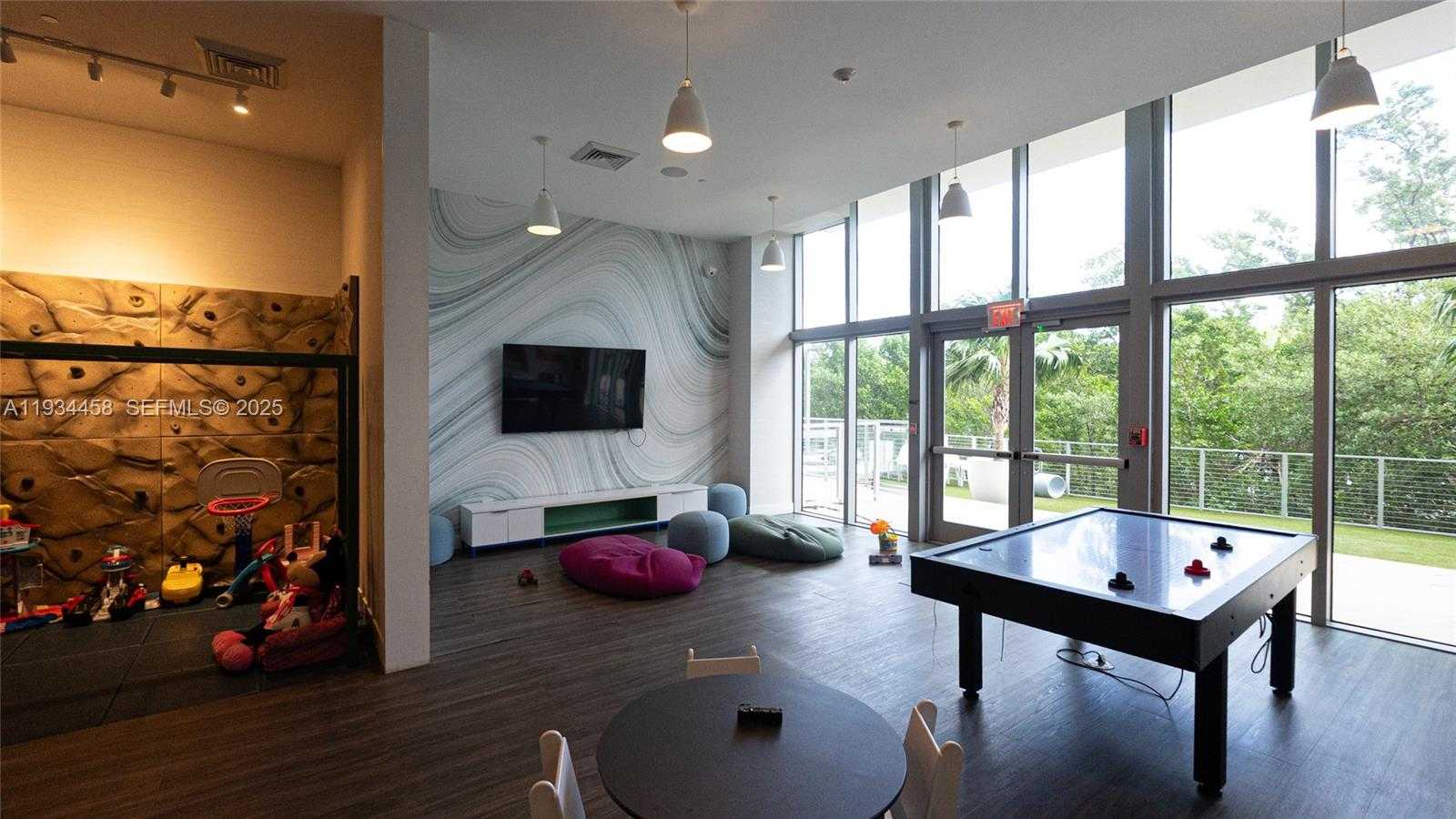 Imagen de Pequeño Objeto