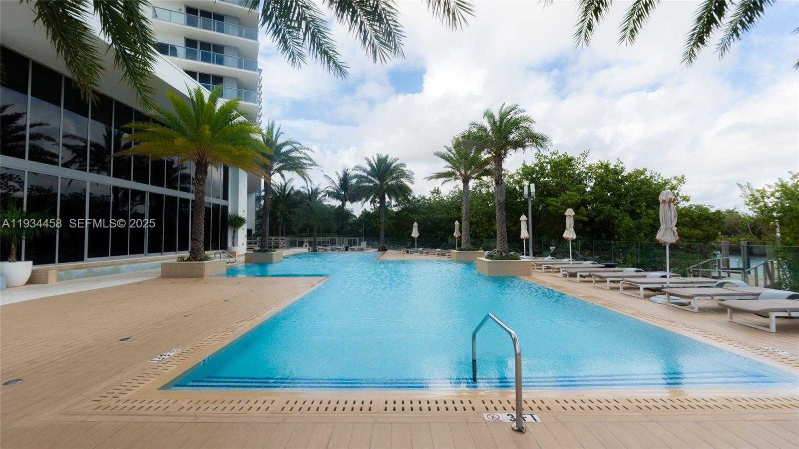 Imagen de Pequeño Objeto