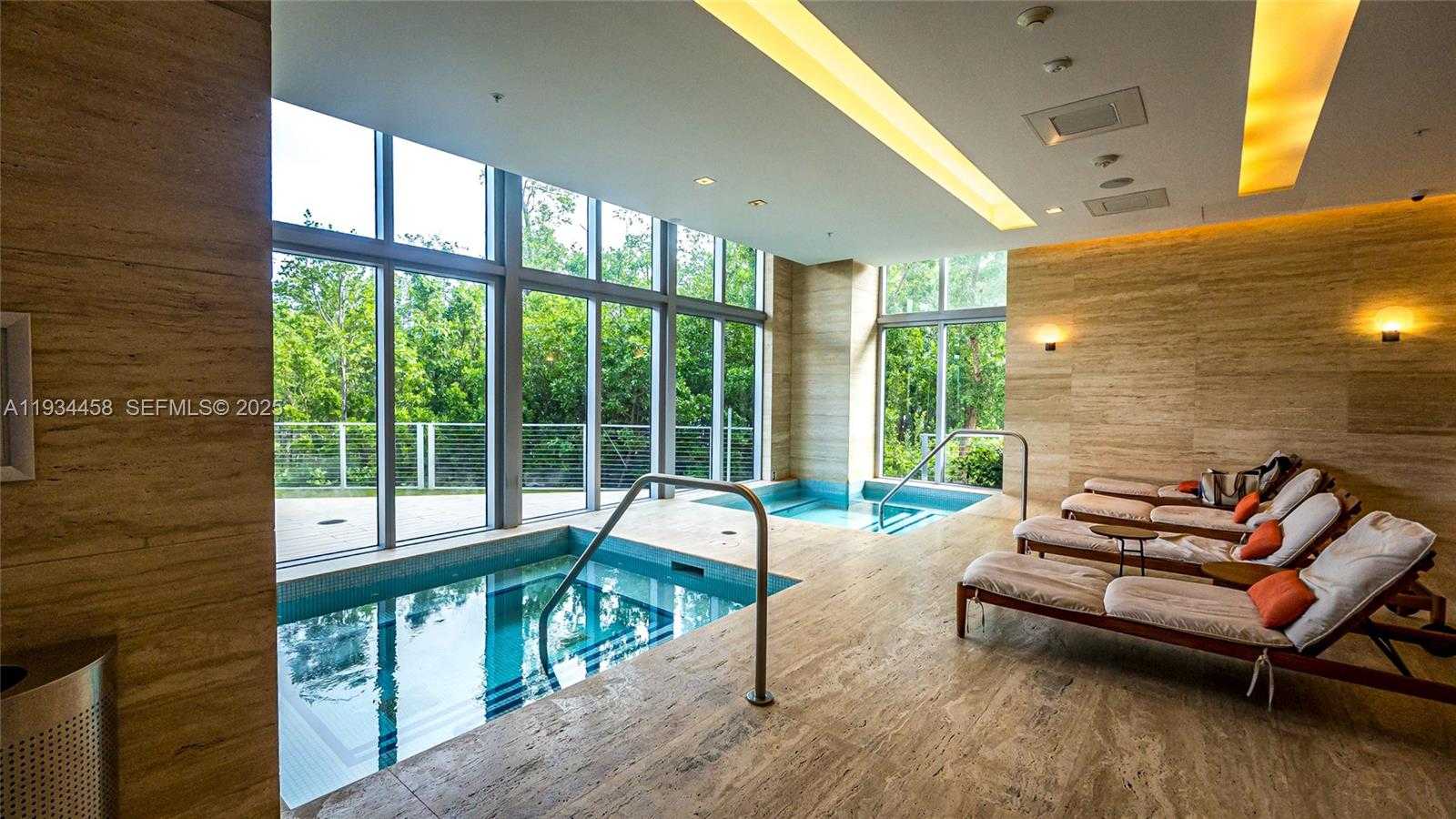 Imagen de Pequeño Objeto