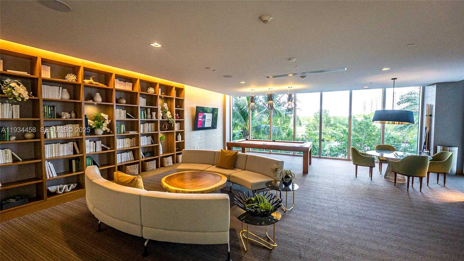 Imagen de Pequeño Objeto