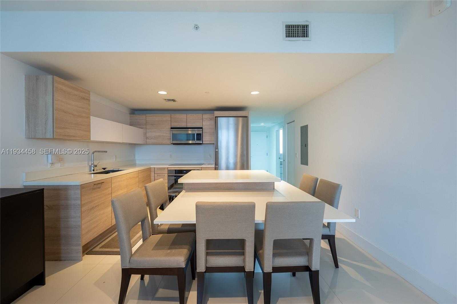 Imagen de Pequeño Objeto