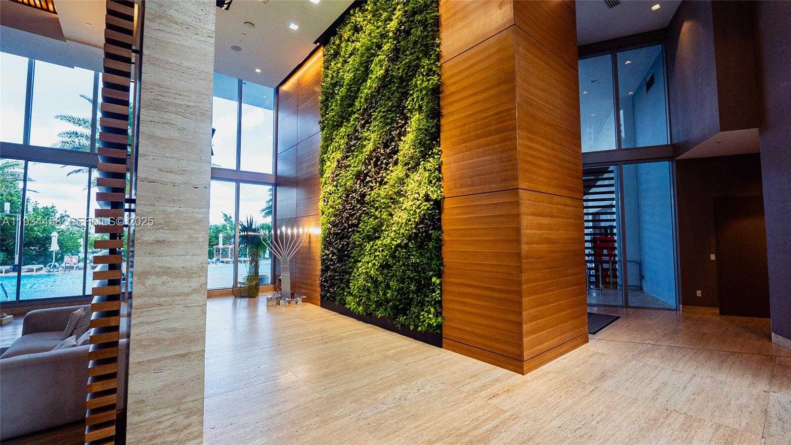 Imagen de Pequeño Objeto