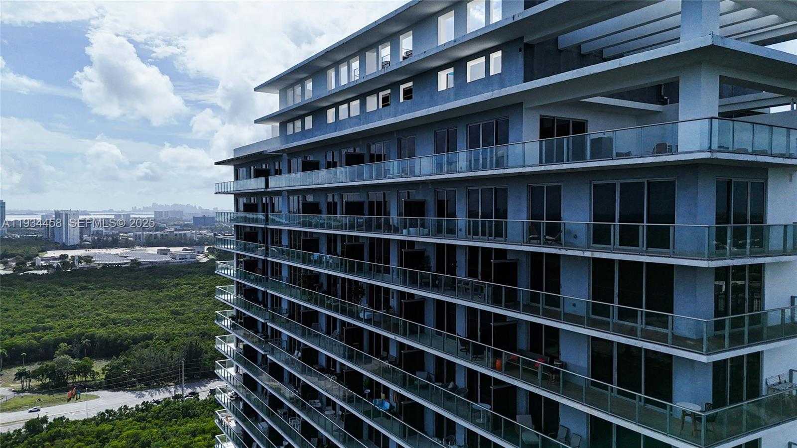 Imagen de Pequeño Objeto