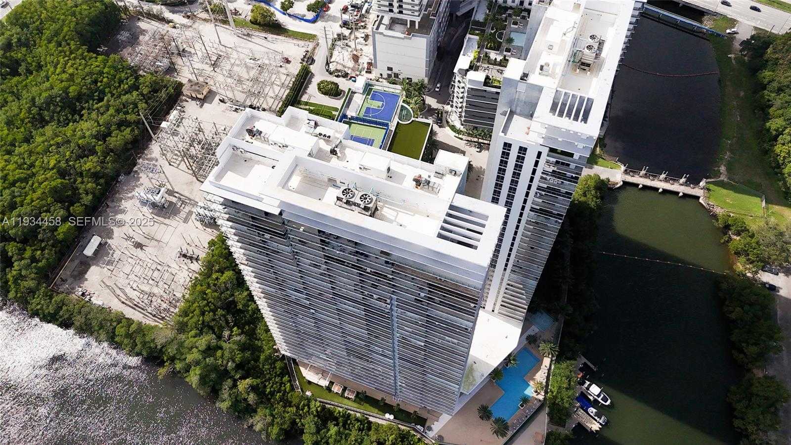 Imagen de Pequeño Objeto