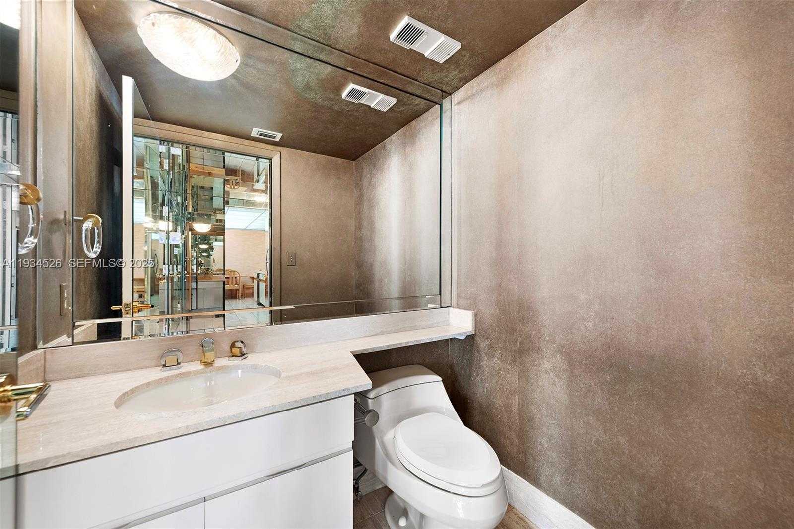 Imagen de Pequeño Objeto