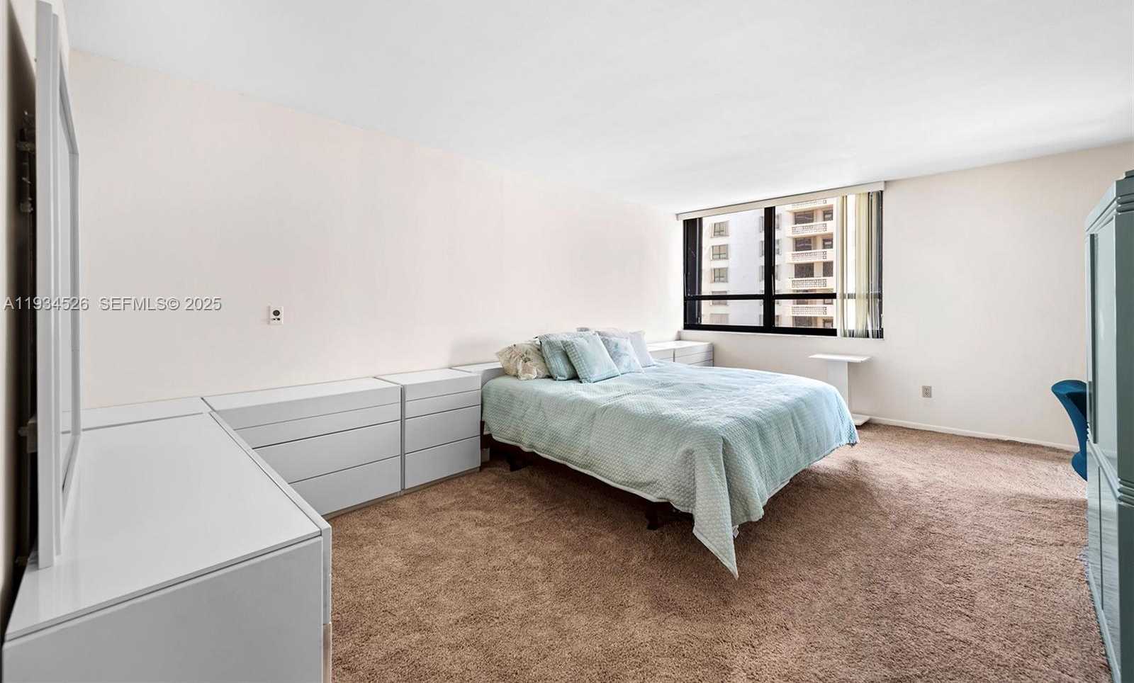 Imagen de Pequeño Objeto