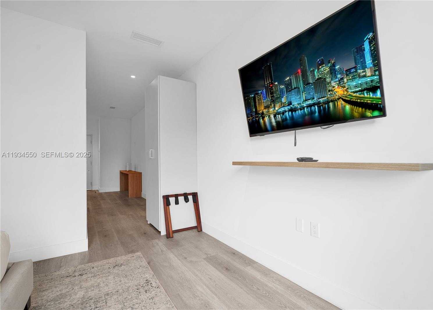 Small Image of 229 SOUTH WEST 9TH ST #504, Miami Number 16